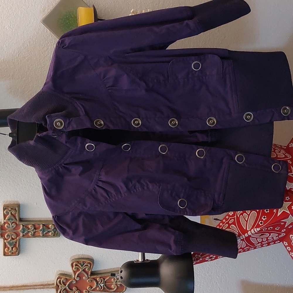 Super chic cropped purple jacket